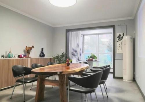 Boxianyuan Three-Bedroom Apartment