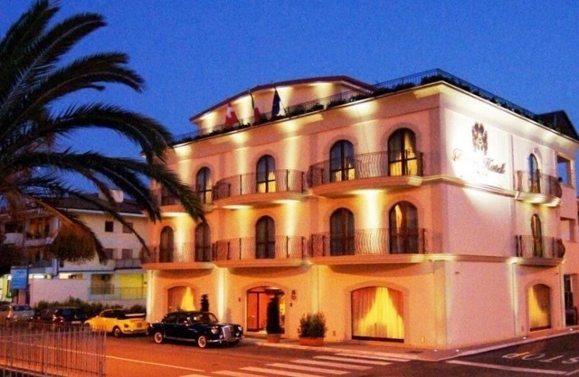 Bräm Hotel