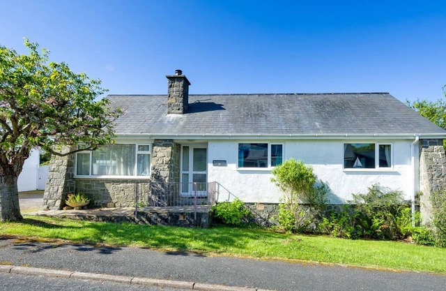 Dieser moderne Bungalow wurde zu einem hohen Standard eingerichtet und ist ein ideales Ferienhaus für