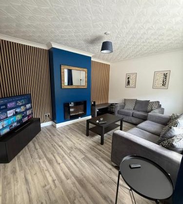 Braemar House - 3 Bedroom, Sleeps 5