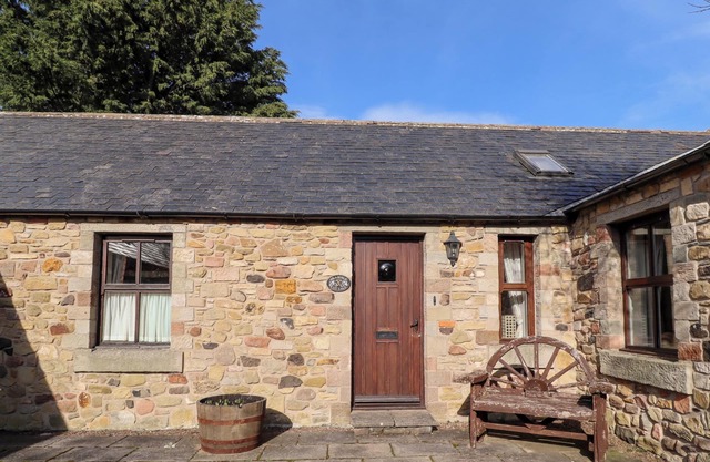 BRAMBLE COTTAGE, family friendly, character holiday cottage in Wooler