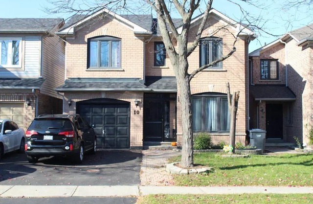 Brampton Oasis. Unique Bachelor Apartment.
