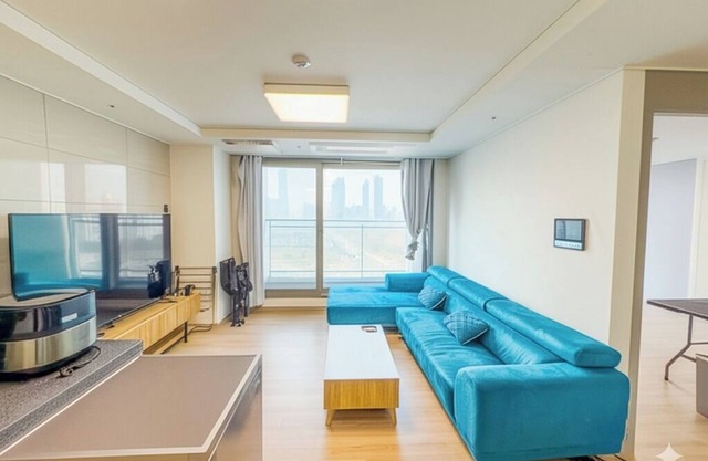 Brand New 13F 2BR 646sq.ft, 2min to Hyundai outlet & Triple St., 2free parking