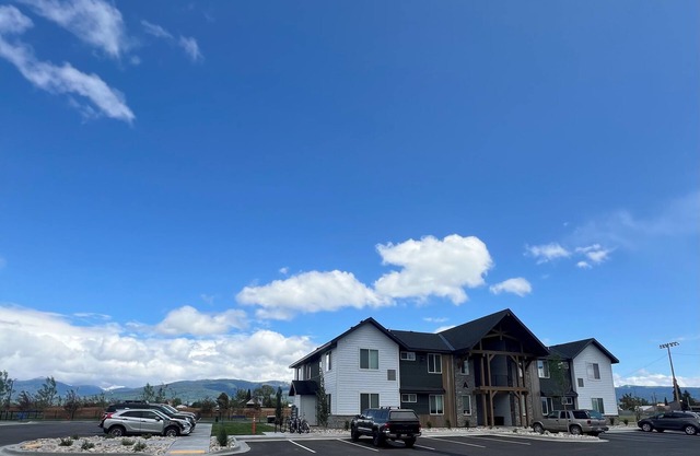 Brand new 2-bedroom condo with WiFi and AC in historic Driggs