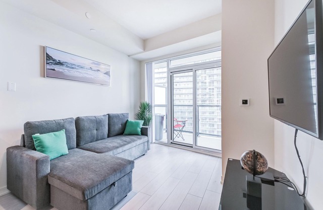 Brand New, 2 Beds Toronto Apt