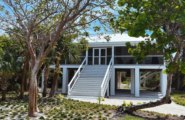 Brand new 3-bedroom house in charming Green Turtle Cay with short walk to beach