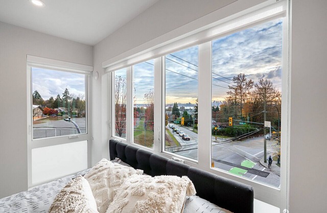 Brand New 3 Bed 3 Bath Townhouse