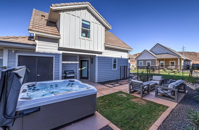 Brand New | 3 Bed | lazy river | pool | minigolf | Q