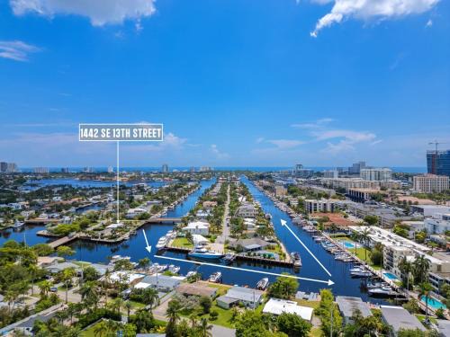 BRAND NEW 4 Bedroom Waterfront Villa w Boat Dock