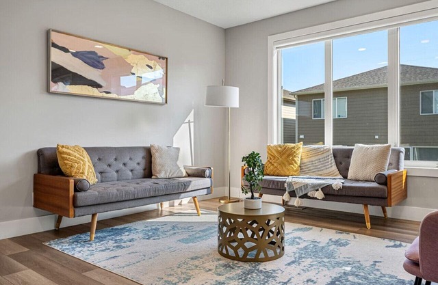 Brand New | 4 Bedroom | HUGE Home | King Bd | 2TVs
