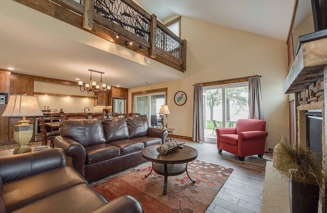 Brandneue Villa mit 4 Schlafzimmern am See @ Lake Darling Resort