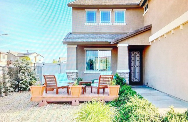Brand New 4bedroom pool/spa house with game room and/play ground