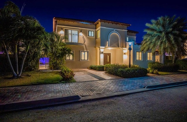 BRAND NEW - 4BR Villa w/ Private Pool @ Gold Coast