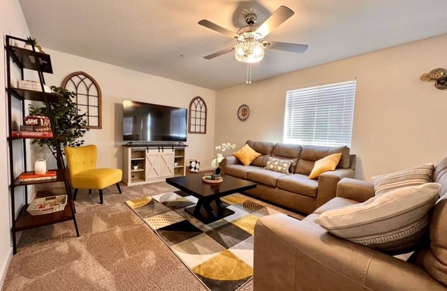 Brand New, 5 Bedroom/3 Bath Home- On your way to Yosemite!