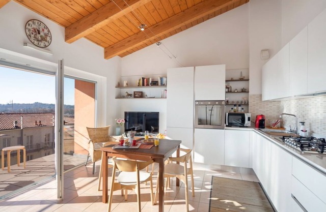 Brand new and bright apartment with all amenities