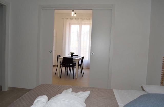 Brand new apartment and strategically located.