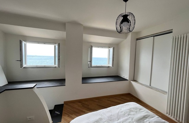 Brand new apartment with seaview & parking