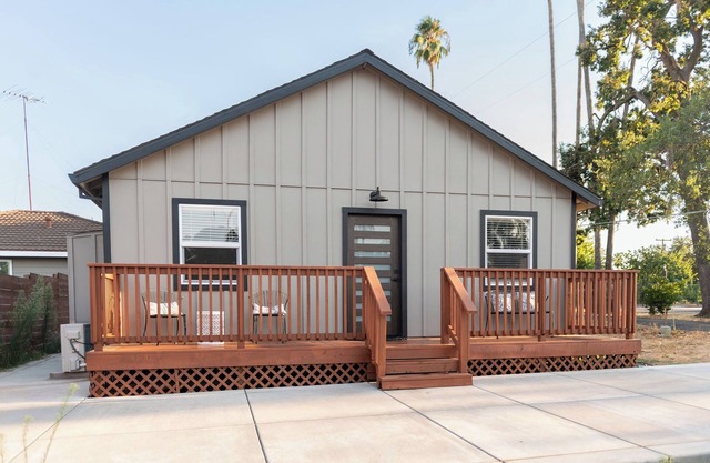 Brand New Charming 2-bedroom cottage in Fair Oaks