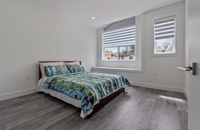 🍁Brand new, cheerful, exquisite 4 BR house,fast wifi,parking🏆
