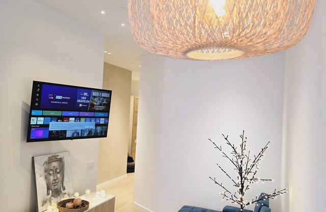 Brand New! Clean & close to everything! Fast WiFi