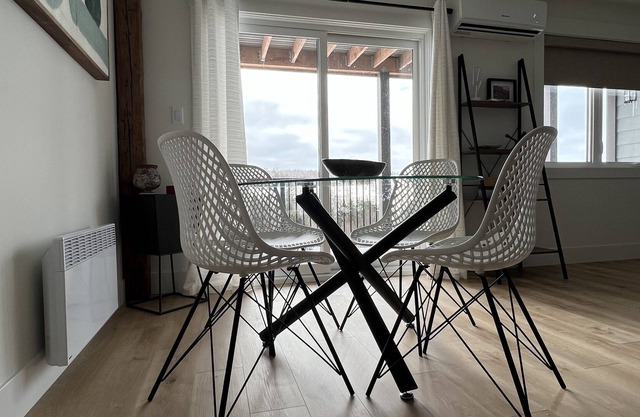 Brand new Condo in Newly ren