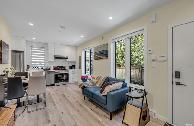 Brand-New Cozy & Spacious 2 Bed/1 Full Bathroom Laneway House