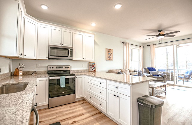 Brand New! Deerfield house with covered boat slip!
