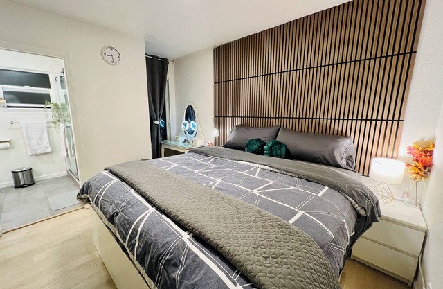 Brand-new deluxe guesthouse with king bed in MPK, 1mi to Meta, 3mi to Stanford
