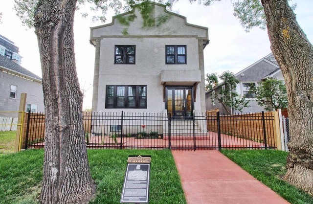 Brand New Dt 1 Br Close To All Edmonton, Canada
