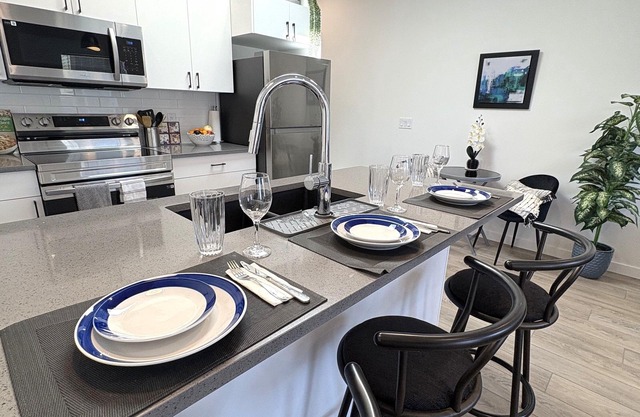 Brand-New! Elegant Escape – Near Pristine Lakes, Wineries, Golf & Trails