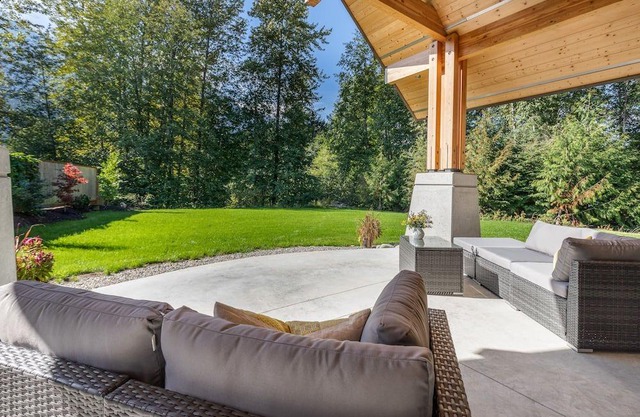 Brand New Estate Home Private Property