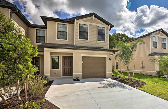 Brand New Fort Myers Townhome: Community Pool