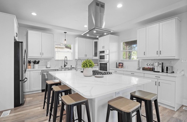 Brand New Green House - Mass Ave - Downtown Vibe - minutes to Downtown Indy