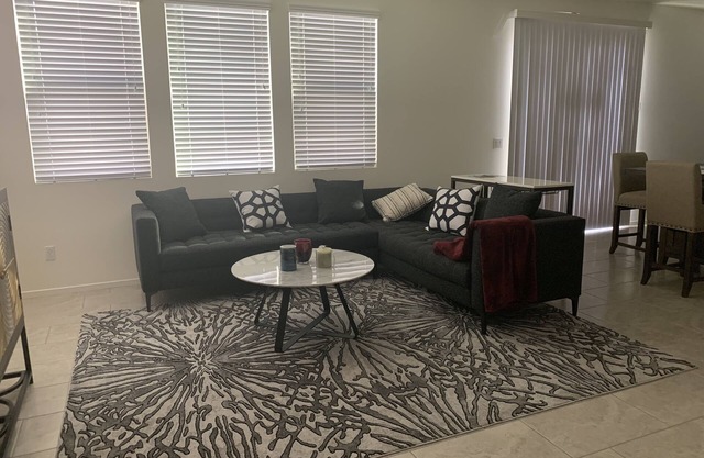 BRAND NEW HOME/CLOSE TO WINERIES/GOLF COURSE