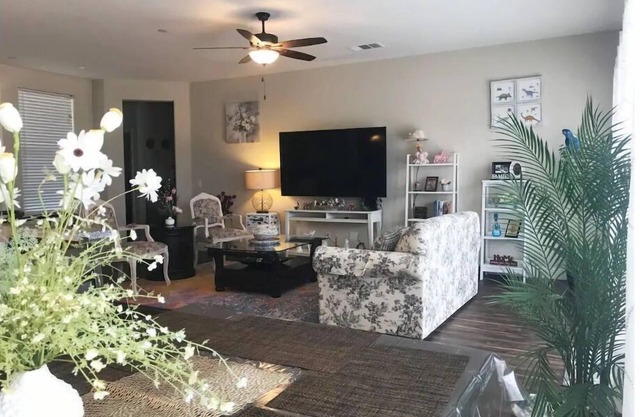 Brand New Home Close to Sequoia /w Tub & Games