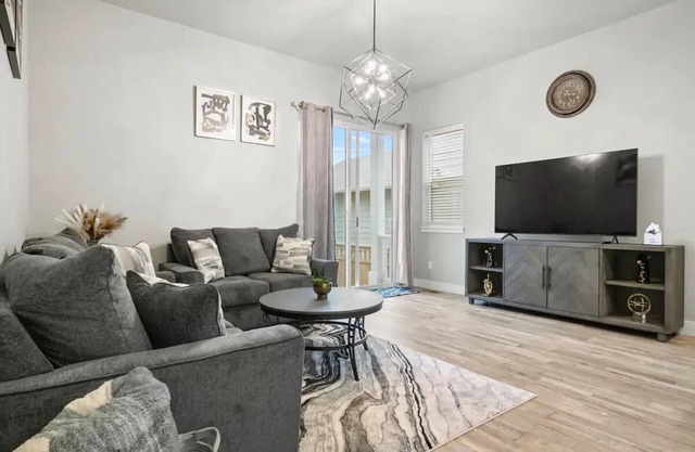 Brand New Home Near Airport!