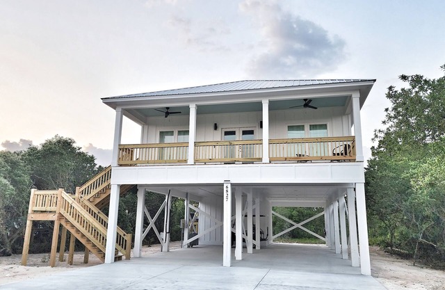 Brand New Home! Short Walk to Private Beach!!