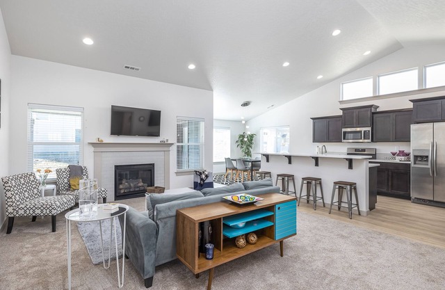 Brand New House Built in 2021 Sleeps 8 Near Everything!