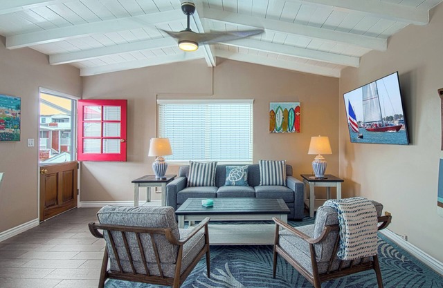 Brand New Kitchen and all new furnishings – 11 Houses to the Sand!