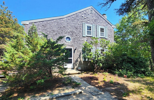 BRAND NEW LISTING! Comfortable 3BD--A/C, Deck, Short Drive to All the Best of Truro!