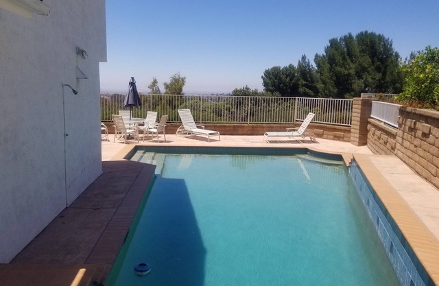 Brand new listing! Big 4 bd home-Laguna/Irvine/Disney close-Pool/views & hiking