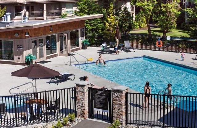 Brand New Luxury 2 Bedroom Townhome with Ocean Views with Pool and Hot Tub