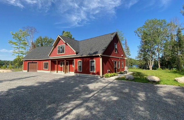 Brand New Luxury Cottage on Deer Lake near South River / Parry Sound District