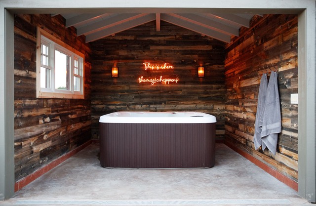 BRAND NEW Luxury Home (2bd/2.5ba) - Private Hottub