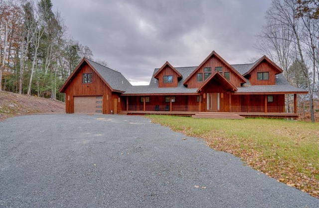 Brand New Luxury Ski Cabin - 2 Mi to Windham Mtn!