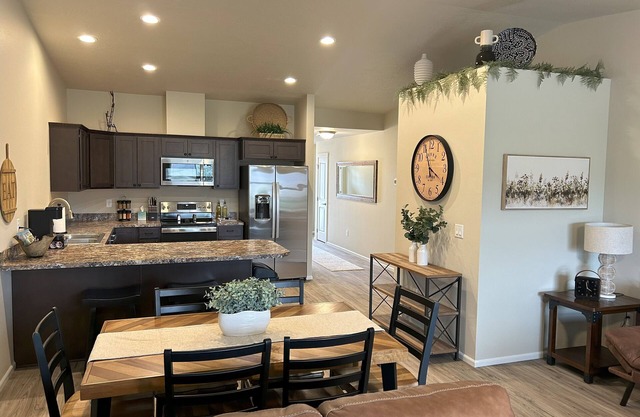 Brand New Luxury Townhouse Getaway in Lewiston, Idaho!