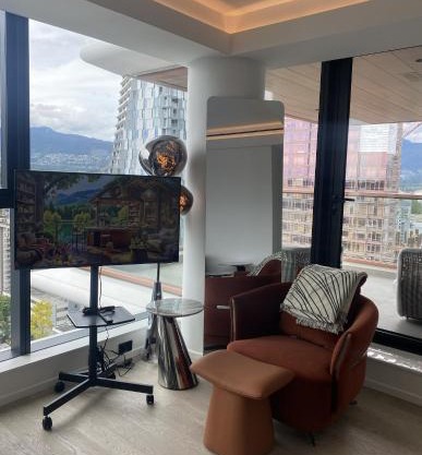 Brand New Modern 2 BR Condo in Heart of Downtown Vancouver