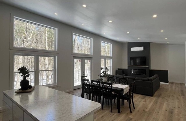 Brand new, modern, cozy house in the woods!