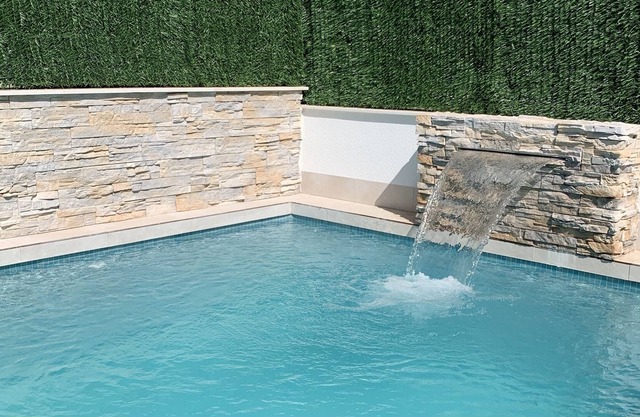 Nagelneue moderne Villa mit privatem Pool