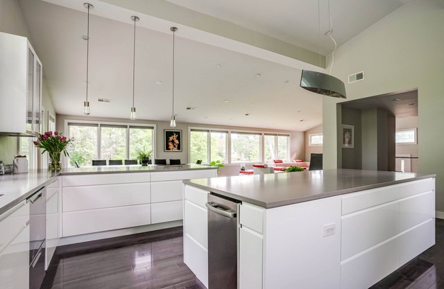 Brand New Modernes Privathaus in Newton (mit Pool) (Sommer)